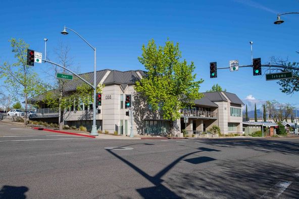 1388 Court St, Redding, CA 96001
